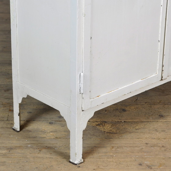 Image 1 of Gabinete médico de hierro antiguo, década de 1940