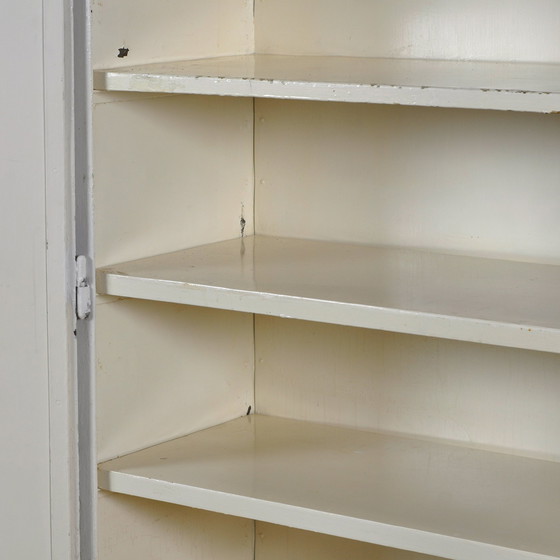 Image 1 of Gabinete médico de hierro antiguo, década de 1940