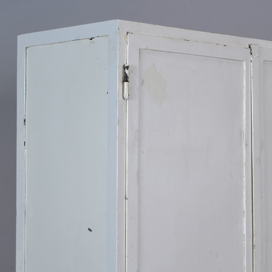 Image 1 of Gabinete médico de hierro antiguo, década de 1940