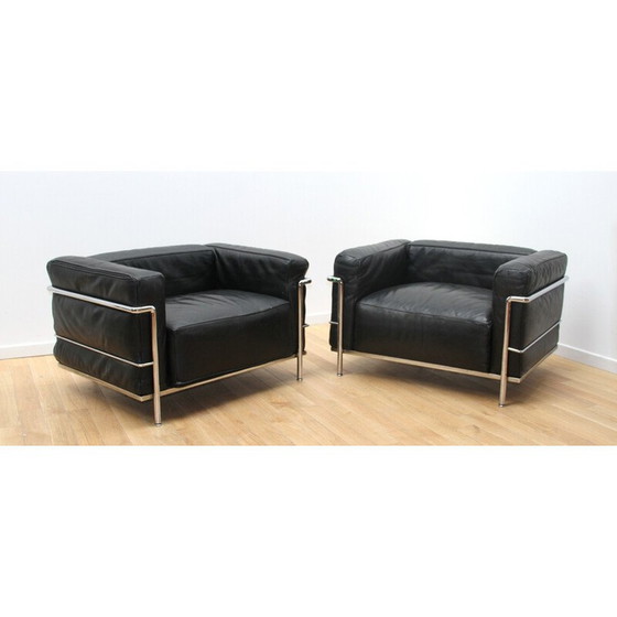 Image 1 of Pair of vintage Lc3 armchairs in chromed aluminum by Le Corbusier for Cassina