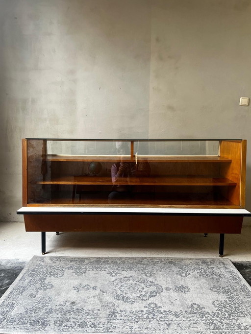 1950s Counter Layered Display Case With Drawers On Metal Legs