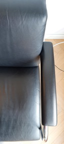 Leolux 2.5 seater black sofa
