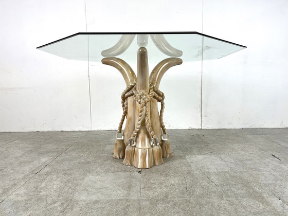 Image 1 of Tavolo da pranzo vintage in finta zanna