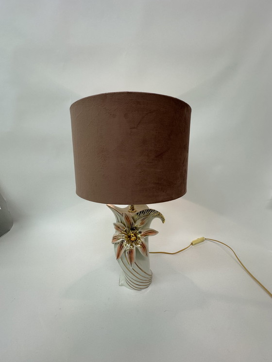 Image 1 of Hollywood regency table lamp ceramic flower