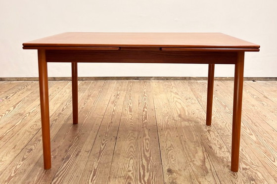 Image 1 of Ausziehbarer Teak Esstisch //  Extendable Mid Century Dining Table