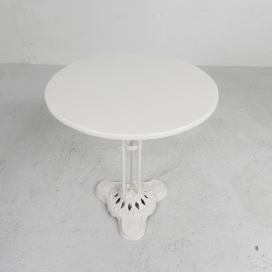 Image 1 of TABLE DE BISTROT ART DÉCO, TABLE DE JARDIN SUR BASE EN FONTE, ANNÉES 1930