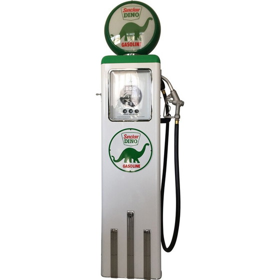 Vintage wayne gas pump outlet