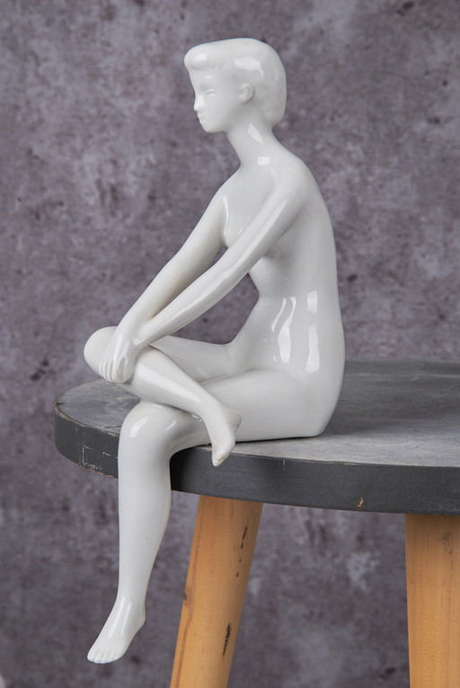 Royal dux nude Porcelain figurine