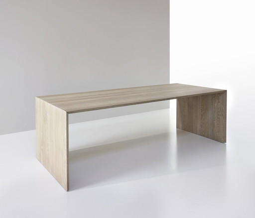 Mesa moderna de roble macizo