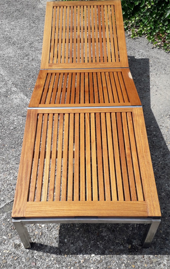 Image 1 of Chaise longue Gloster en acier inoxydable/teak avec roues, complète avec coussin Gloster