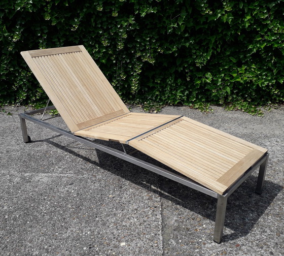 Image 1 of Chaise longue Gloster en acier inoxydable/teak avec roues, complète avec coussin Gloster