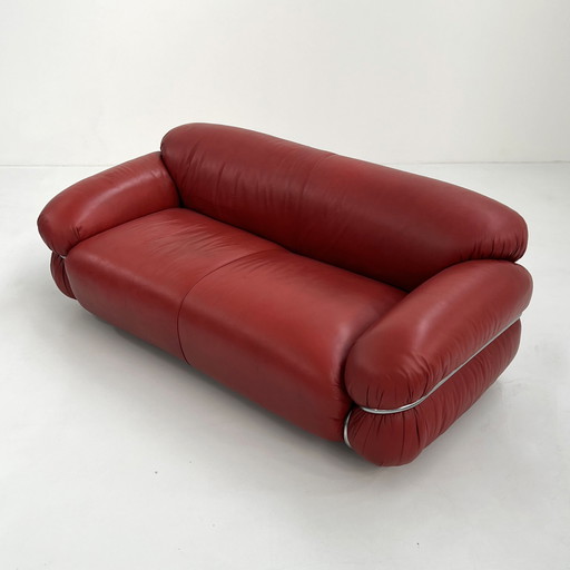 Red Leather Sesann 2-Seater Sofa By Gianfranco Frattini For Cassina, 1970S