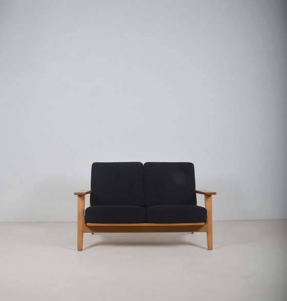 Image 1 of Danish sofa GE-290 designed by Hans Wegner for Getama