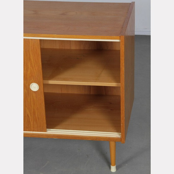 Image 1 of Cassettiera vintage in legno di quercia di Zapadoslovenske Nabytkarske Zavody, Cecoslovacchia 1960