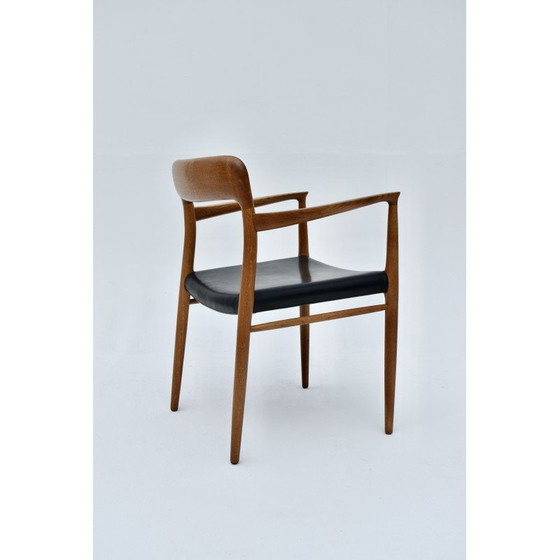 Image 1 of Sillón danés de mediados de siglo, modelo 56, de madera de roble, diseñado por Niels Moller para JL Mollers Mobelfabrik, década 