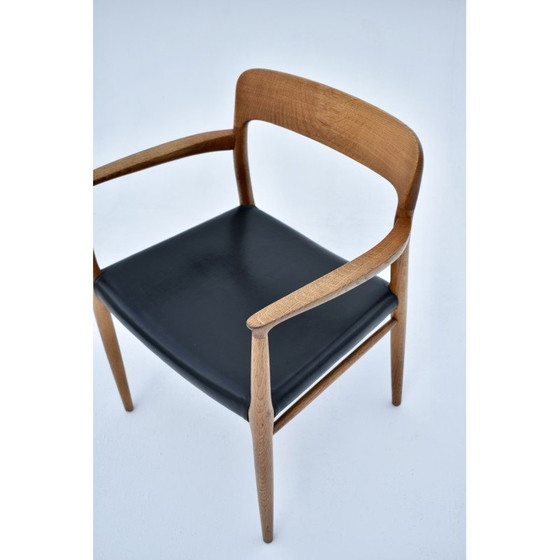Image 1 of Sillón danés de mediados de siglo, modelo 56, de madera de roble, diseñado por Niels Moller para JL Mollers Mobelfabrik, década 