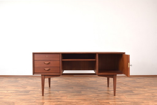 Mid-Century Teak Desk By Franz Ehrlich For Deutsche Werkstätten Hellerau, 1950S.