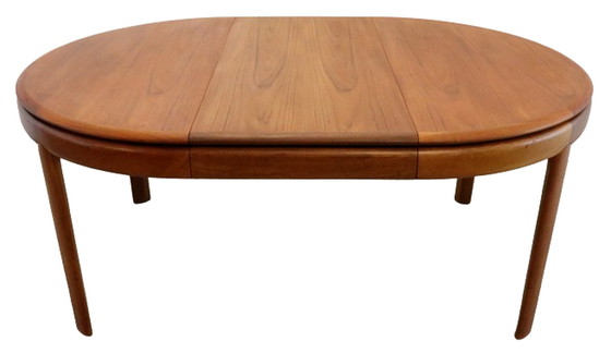 Image 1 of Vintage extendable dining table