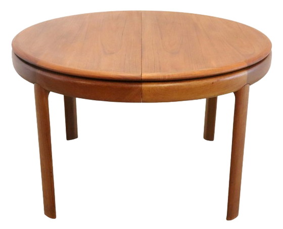 Image 1 of Vintage extendable dining table