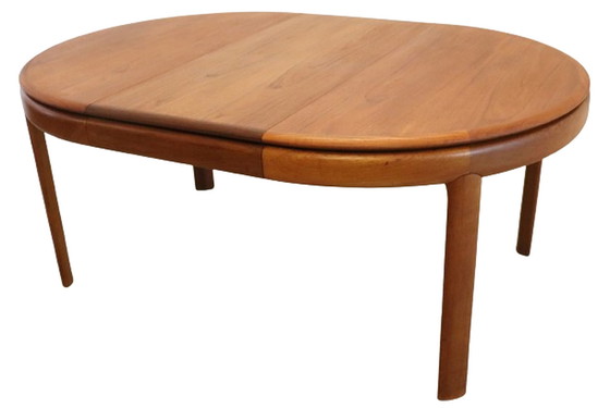 Image 1 of Vintage extendable dining table