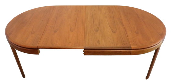 Image 1 of Vintage extendable dining table