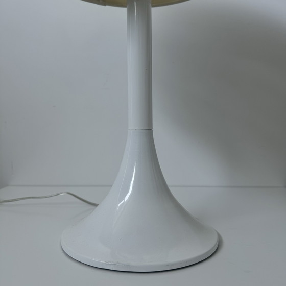 Image 1 of Tulip base table lamp