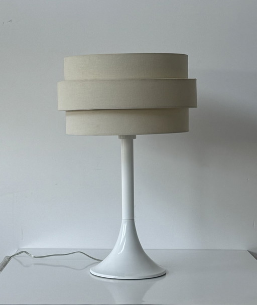 Tulip base table lamp