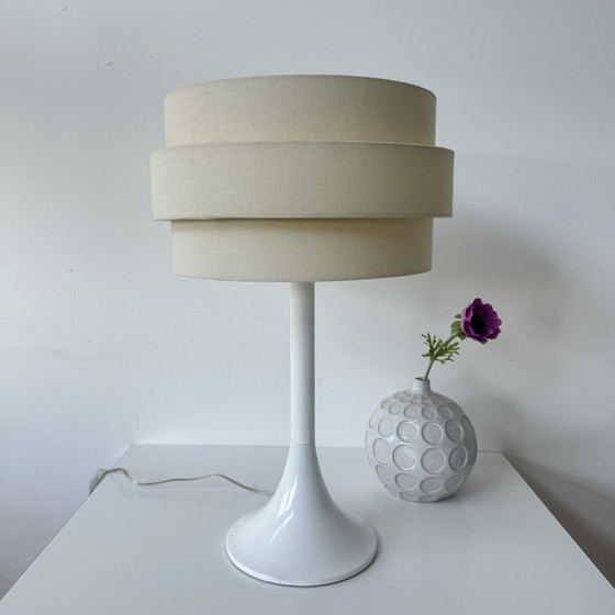 Image 1 of Tulip base table lamp