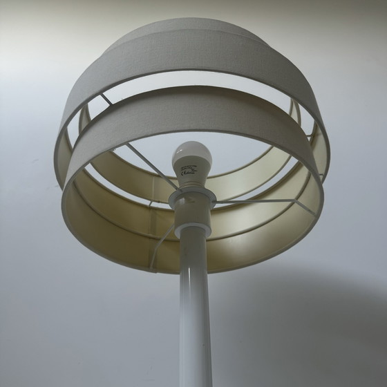 Image 1 of Tulip base table lamp