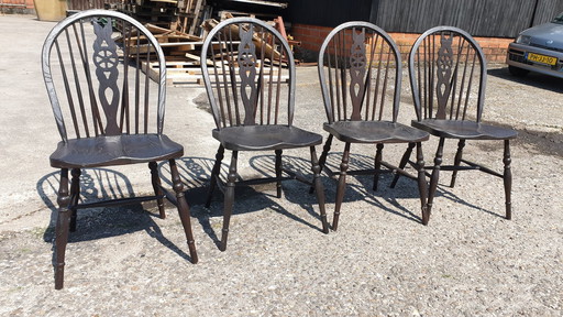 4 English Wheelback Chairs.