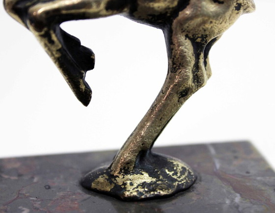 Image 1 of Biche en bronze sur socle en marbre