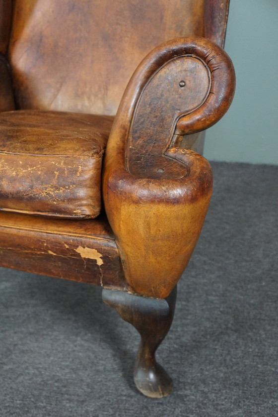 Image 1 of Fauteuil à oreilles en peau de mouton