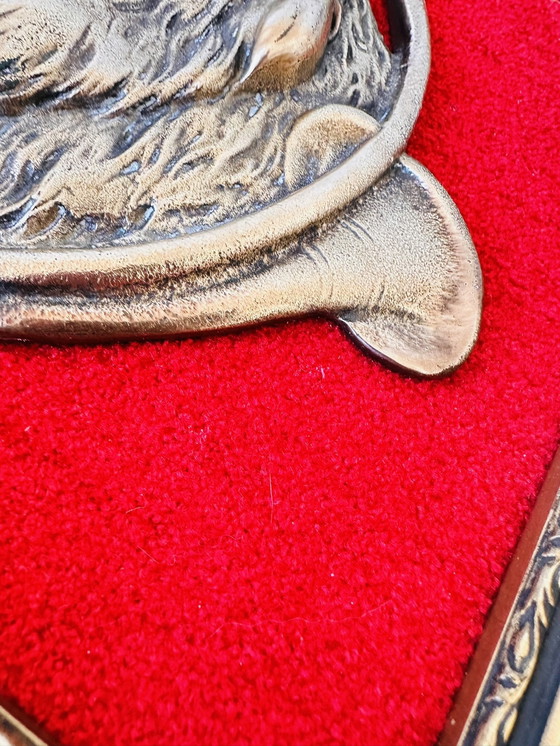 Image 1 of Quadro da parete in ottone con cornice raffigurante un cane e un corno da caccia | 