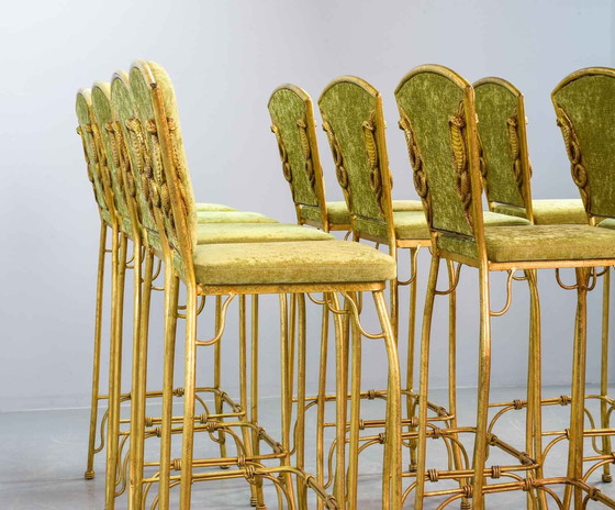 Image 1 of Eleganti sgabelli da bar Cobra dorati con rivestimento in velluto verde lime, anni &#39;70. Set da 10.