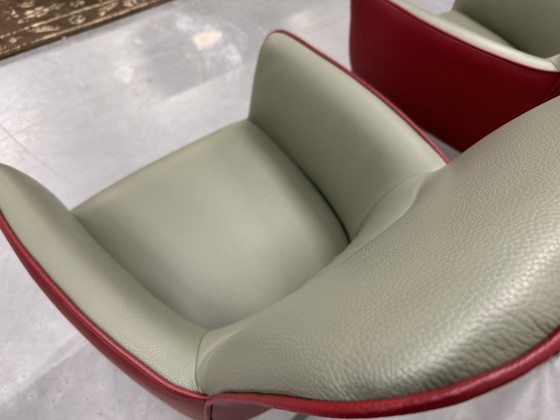 Image 1 of 6 Leolux Gyon Dining Chairs On Wheels Green Red Leather