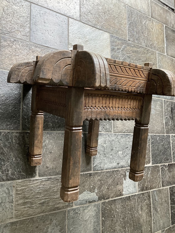 Image 1 of Fioriera in legno intagliato d'epoca