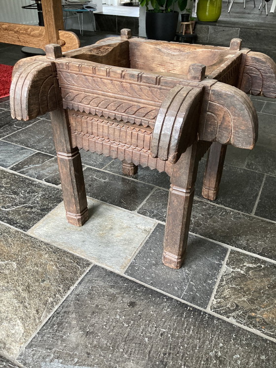 Image 1 of Fioriera in legno intagliato d'epoca