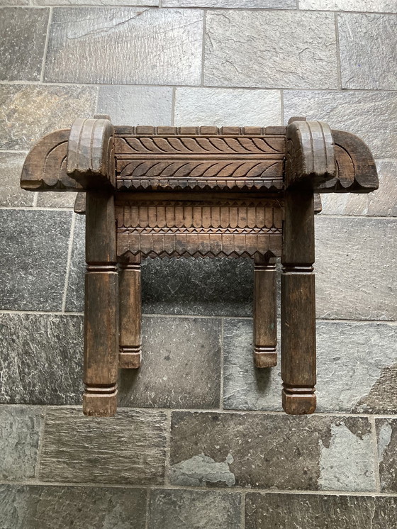 Image 1 of Jardinière vintage en bois sculpté