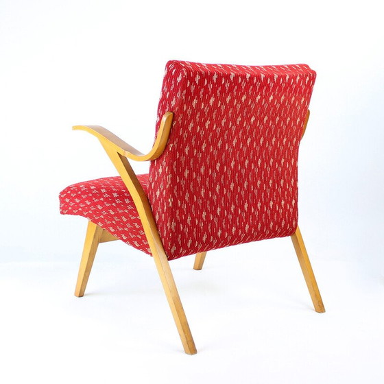 Image 1 of Sillón de mediados de siglo en tela roja y madera clara de Mier, Checoslovaquia, década de 1960