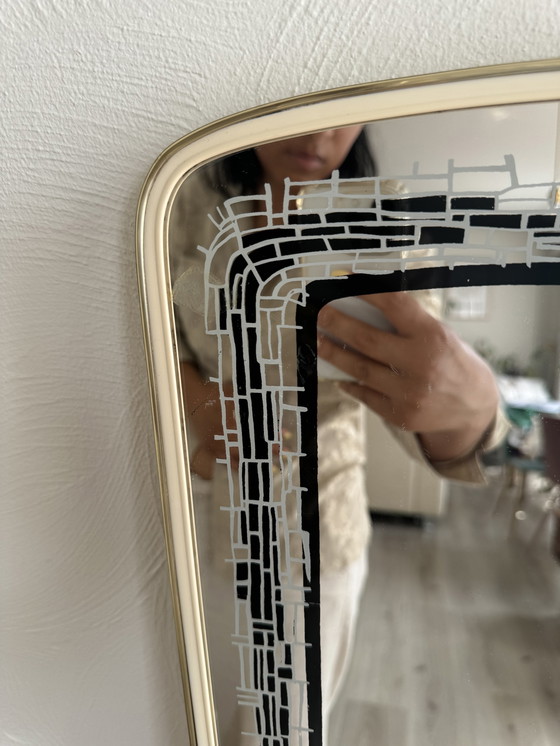 Image 1 of Retro mirror