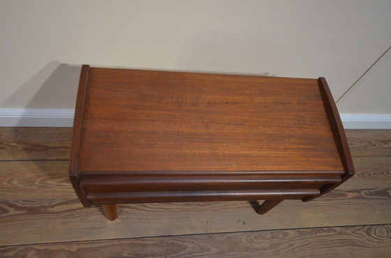 Image 1 of Commode design vintage en teck