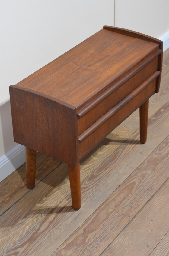 Image 1 of Commode design vintage en teck