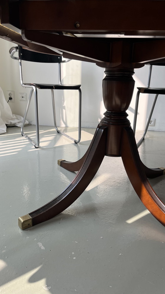 Image 1 of Vintage mahogany extendable dining table