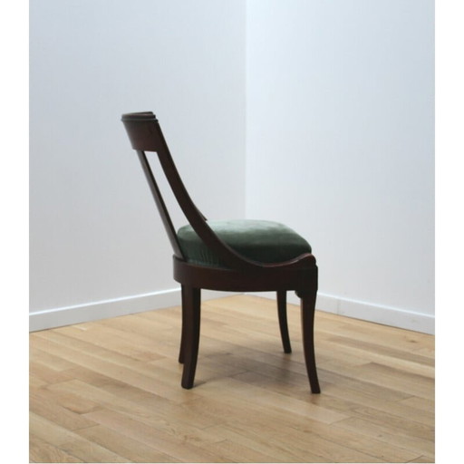 Vintage chair in wood and green velvet