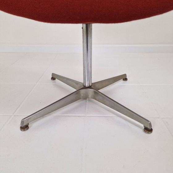 Image 1 of Vintage Tulip armchair with cross base by Pierre Paulin for Artifort, 1970s