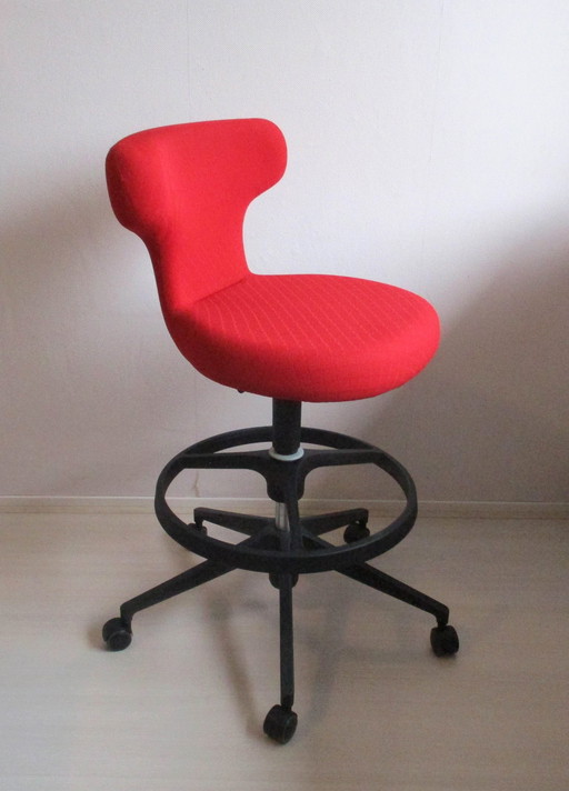 Vitra Pivot High Stool Swivel Chair