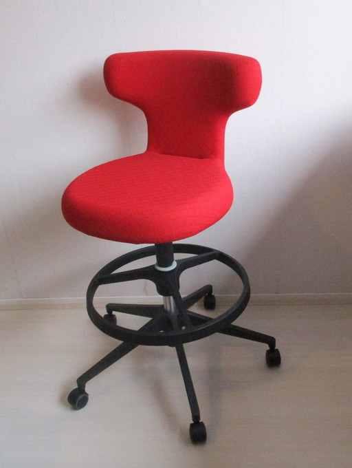 Vitra Pivot High Stool Swivel Chair