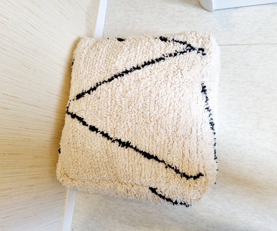 Image 1 of Berber cushion