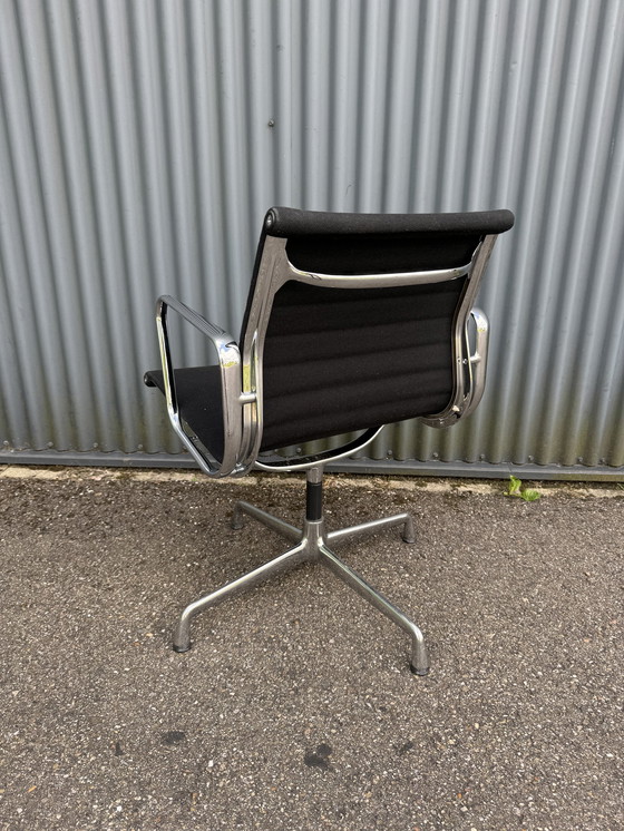 Image 1 of 1x used EA108 conference chair black hopsak