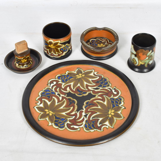 Image 1 of Gouds Plateel - Nadro - Complete set with bowl, lidded jar, vase and ashtray - 1920s'